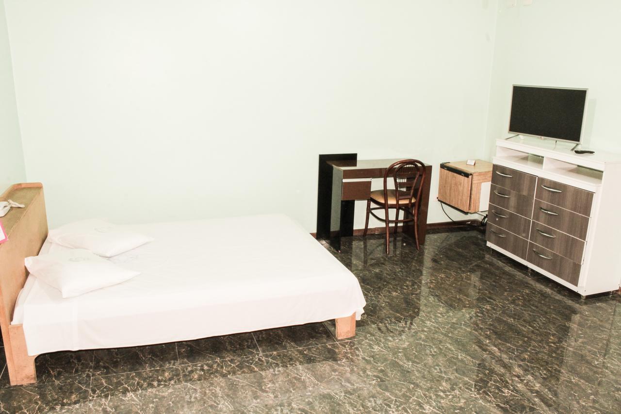 Cumbipar King Hotel Гуарульюс Экстерьер фото